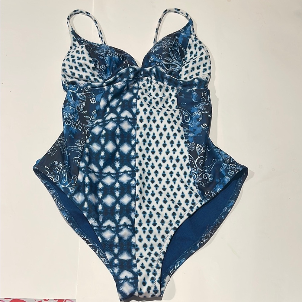 Jessica Simpson NWT multi print paisley snakeskin one piece swim medium